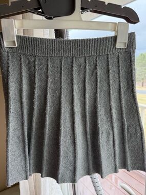 abercrombie kids Gray Knit Pleated Skirt